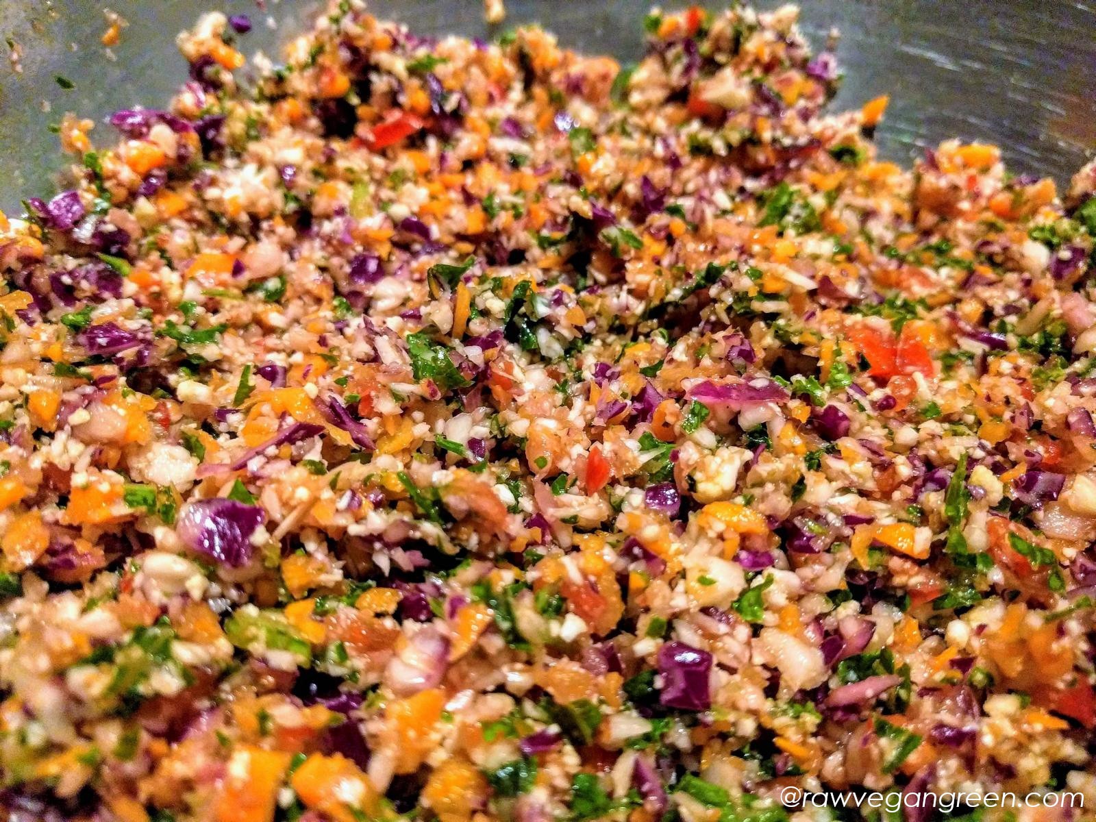 Roh veganer bunter Gemüse Couscous rawvegangreen